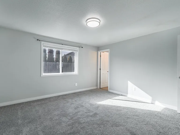 8400 NE 157th Ave — Photo 17