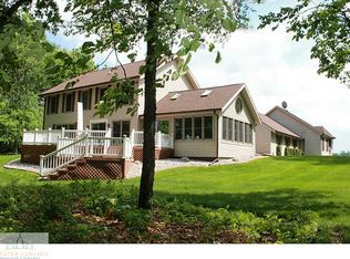 10034 Oak Island Dr, Laingsburg, MI 48848