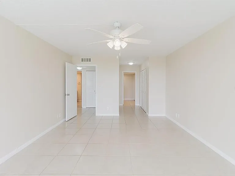 100 Oakmont Ln #507 — Photo 16
