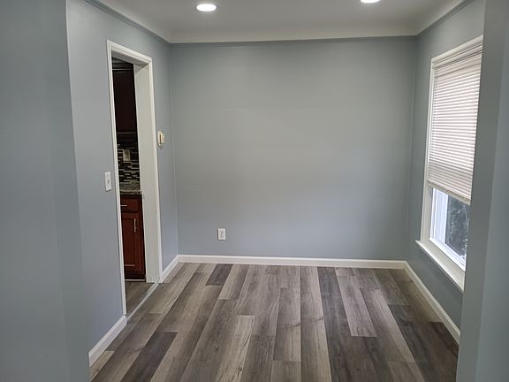 3rd image of 20600 Kingsville Ave