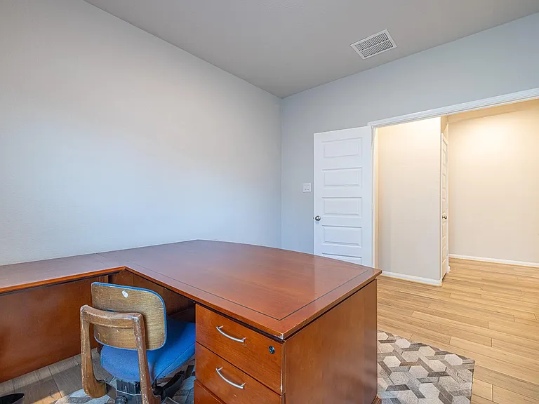 17705 Hanson Ridge Dr — Photo 30
