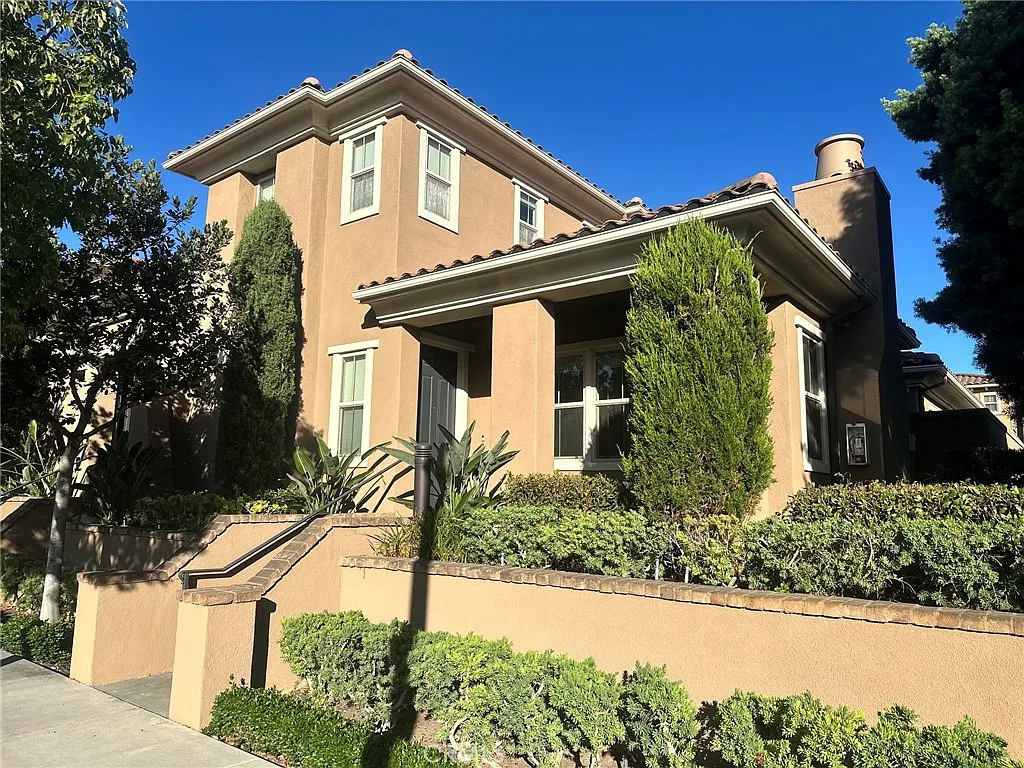 3 bed, 3.5 bath, 2134 sqft, $5,295 — Photo 1