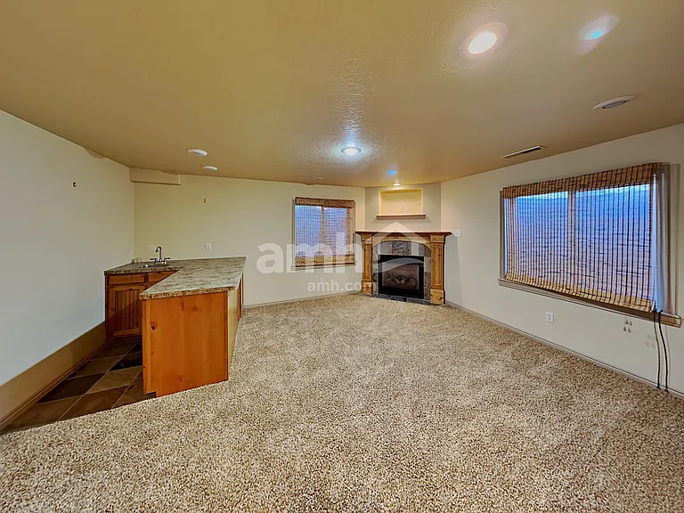 190 E 1325 N — Photo 18