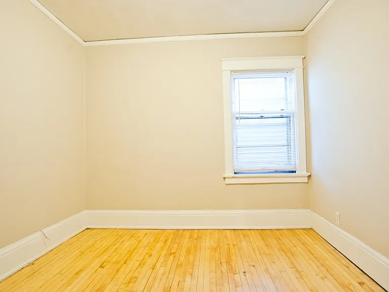 $1075 1 BR, 1 BA Apt, Incl Heat & Electric - Close to UW-Milwaukee - 3000 N Oakland Ave — Photo 20