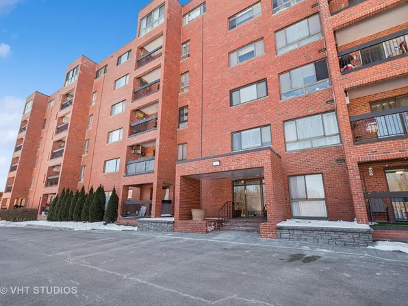 3700 Capri Ct APT 105, Glenview, IL 60025