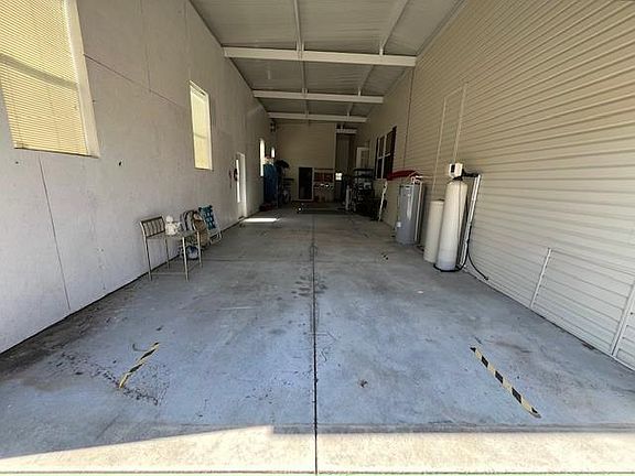 2nd image of 4450 Hamlin Way #Ham4450