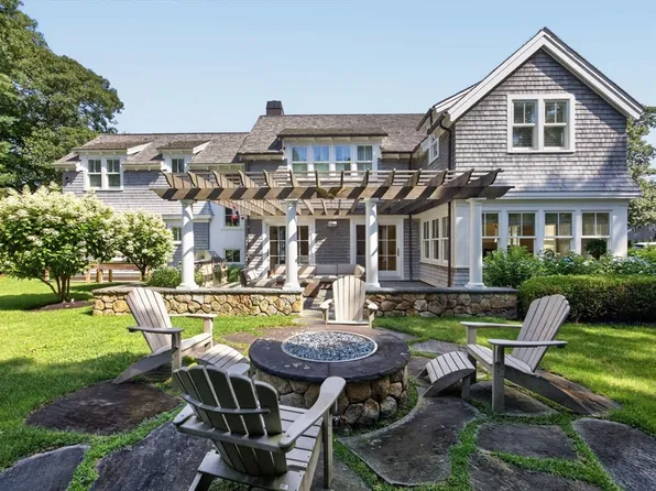141 Hollingsworth Rd, Barnstable, MA 02630