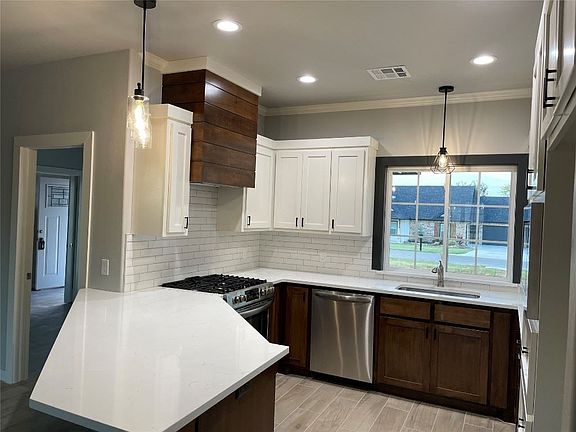 5th image of 45119 Collin Ct