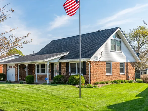 320 Garber Dr, Tipp City, OH 45371