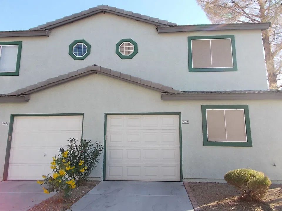 5621 Lago Ct