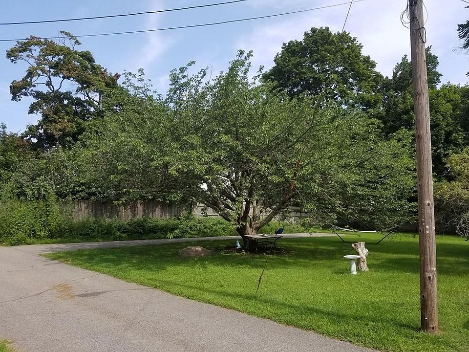 2nd image of 3 Samoset Ct