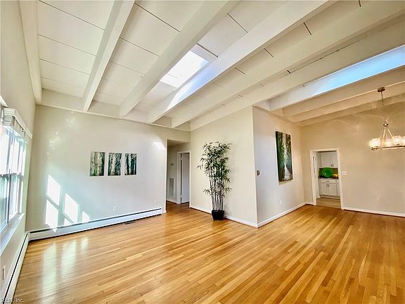 4th image of 1217 Cloncurry Rd