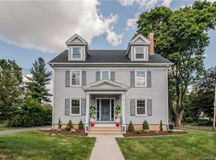 36 Woodrow St, West Hartford, CT 06107