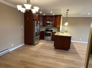 1477 Floribunda Ave, Burlingame, CA 94010