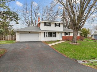 W6166 Colonial Dr, Appleton, WI 54914