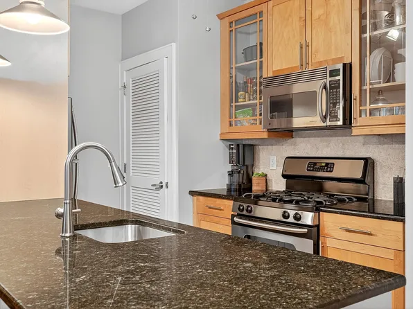 904 Jefferson Street image 6 of 32