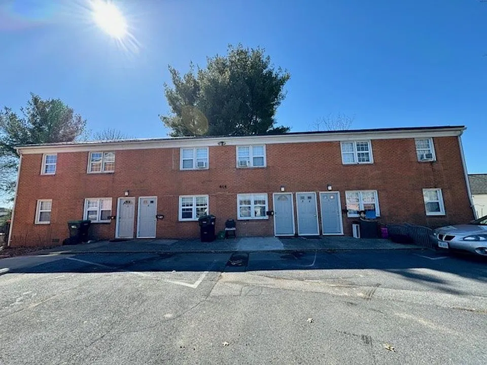 412 Bruce St #11