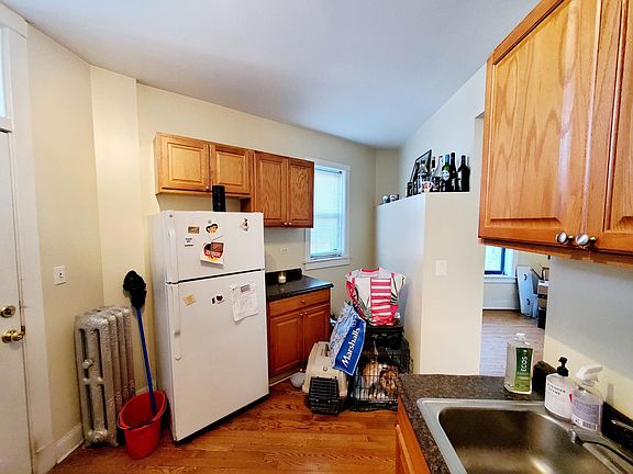 2nd image of 1600 W Fargo Ave #2