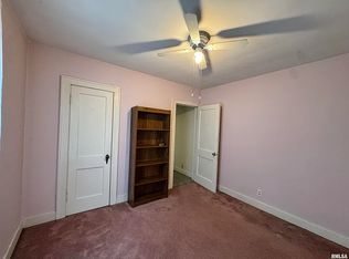 1320 S Walnut St, Springfield, IL 62704
