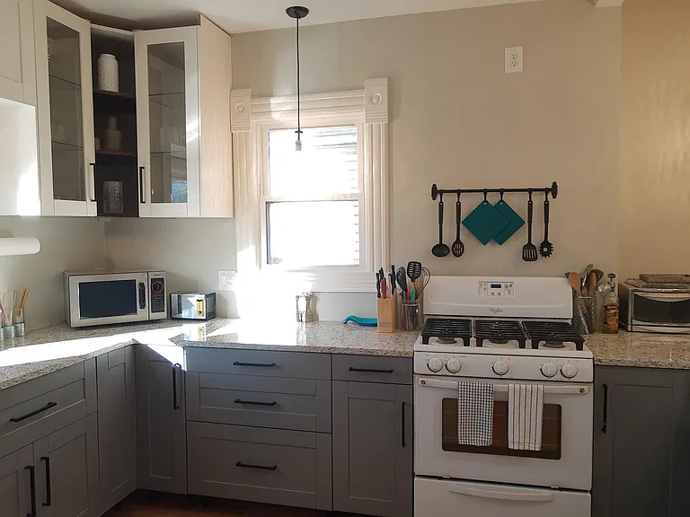 427 SW Buchanan St — Photo 4