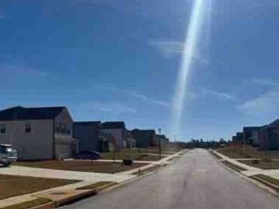 Exterior Neighborhood (street photo)