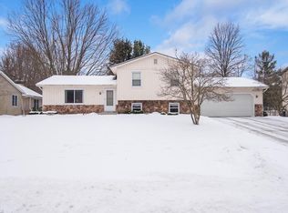 253 Colonial Ln, Cortland, OH 44410