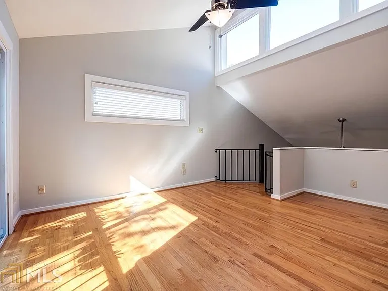 836 Saint Charles Ave NE #B — Photo 17