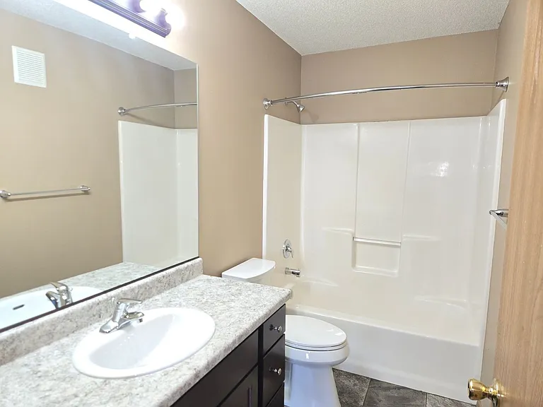 Christopher Place Apartments — Photo 15