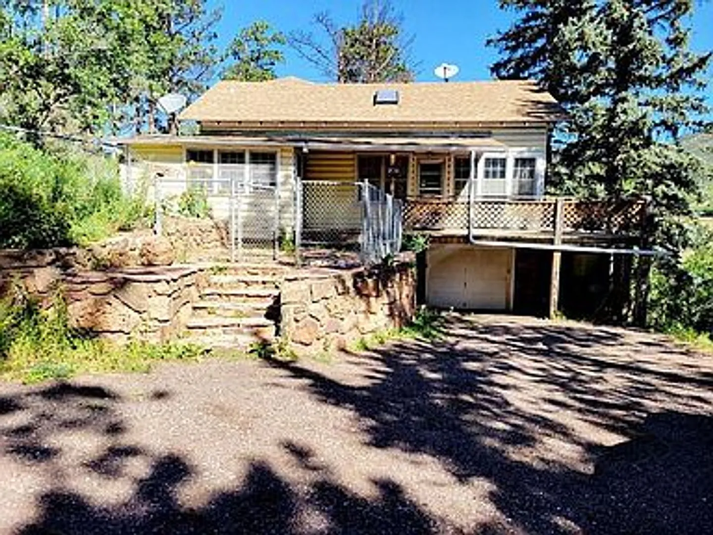 3 bedroom Log Cabin in Cascade! — Photo 1