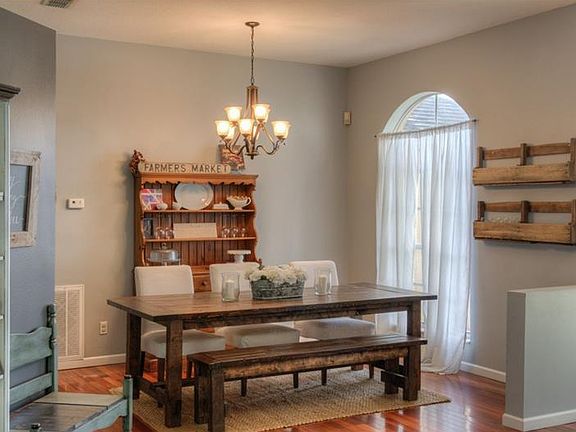3rd image of 28807 Creekwood Dr