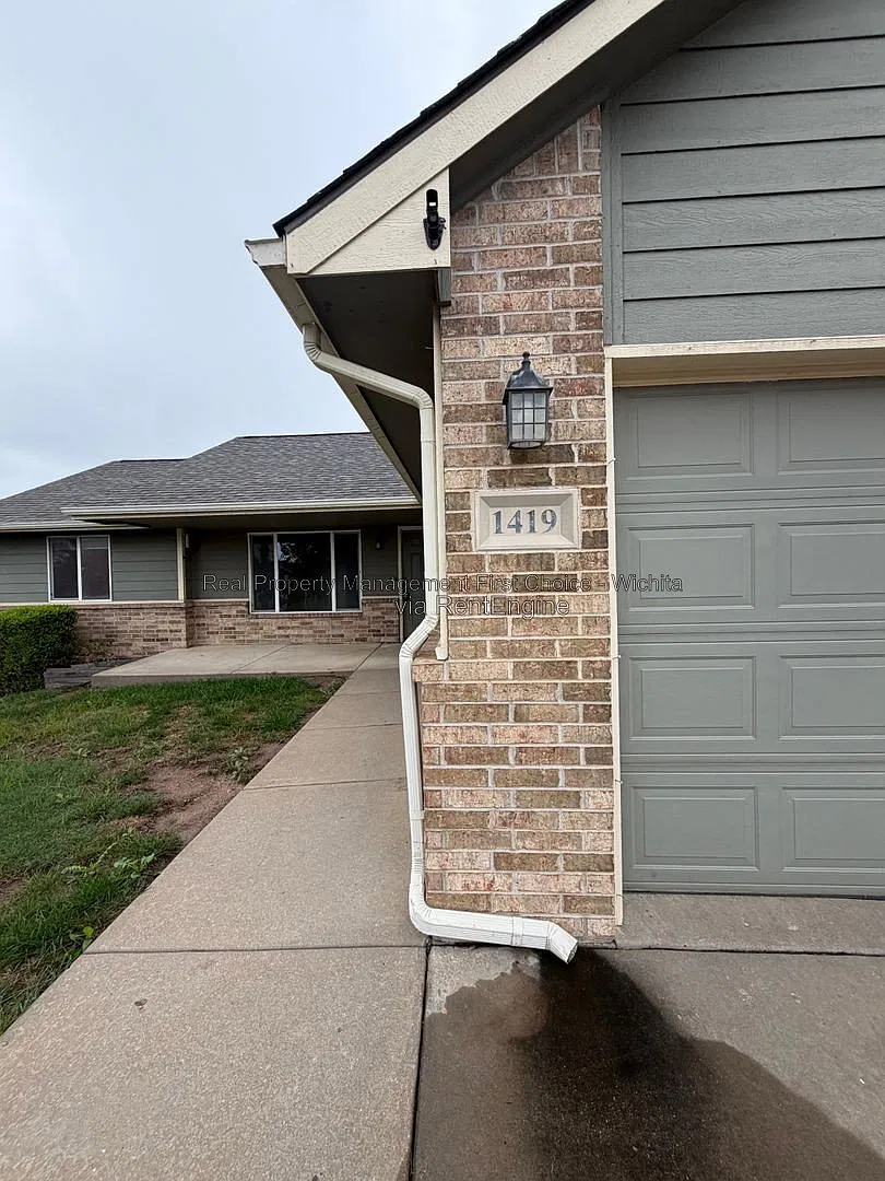 6 bed, 3.0 bath, 2401 sqft, $2,500 — Photo 3
