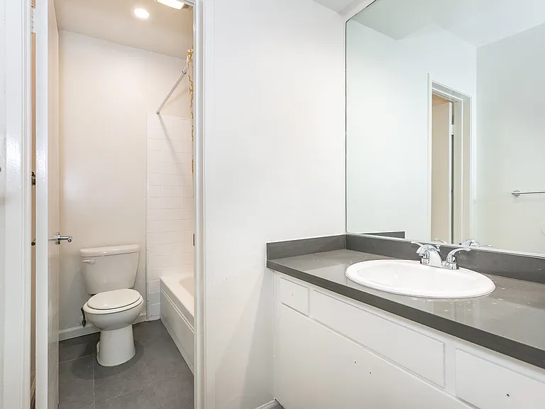 1010 S Bedford St #103 — Photo 14