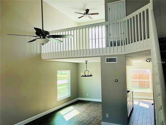 3rd image of 853 E Charing Cross Cir