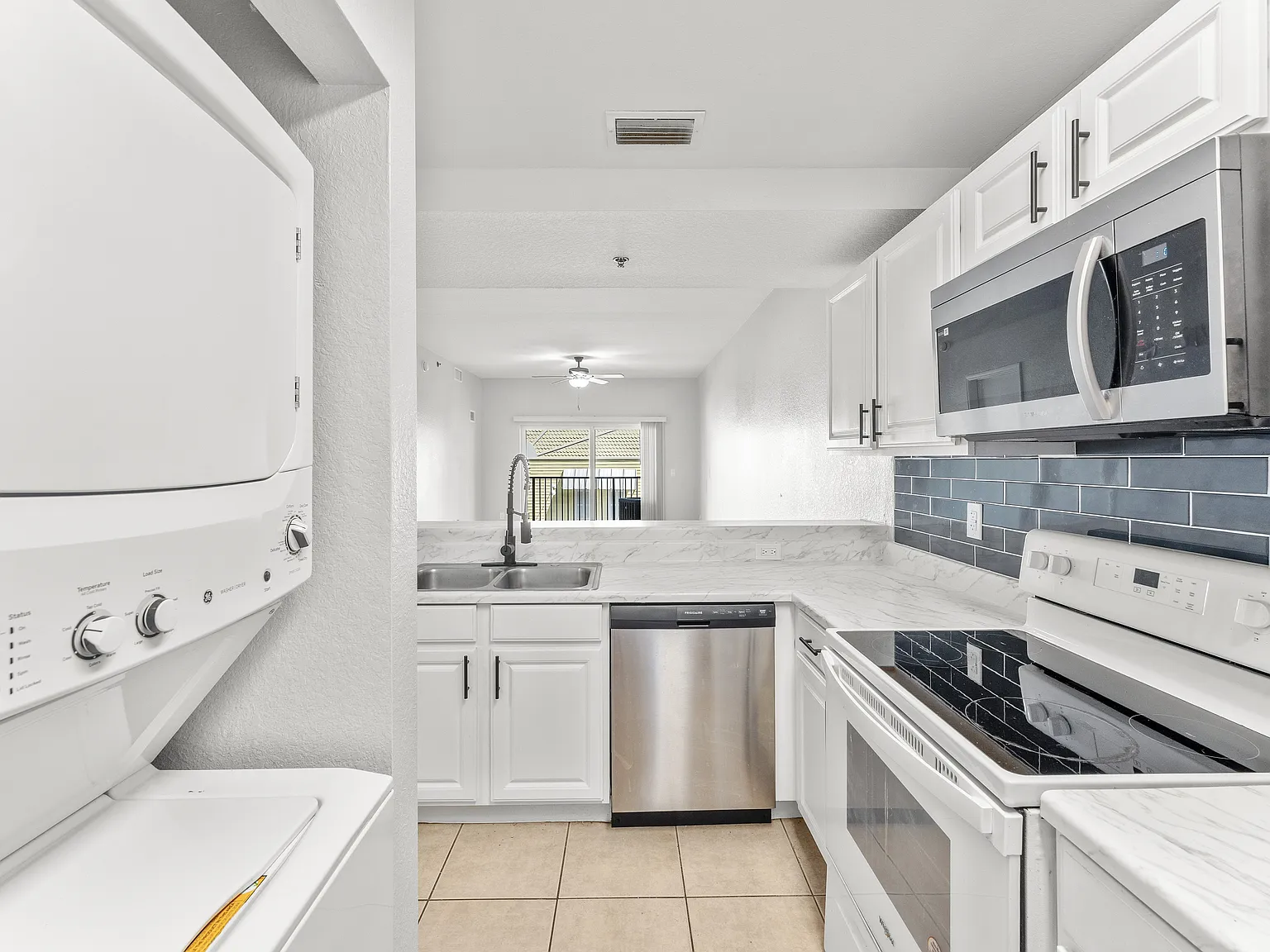 Sea View Apartments — Photo 4