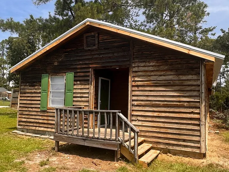 2306 Center Dr — Photo 1