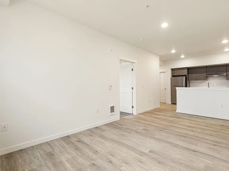 City Gate Apartments — Photo 101