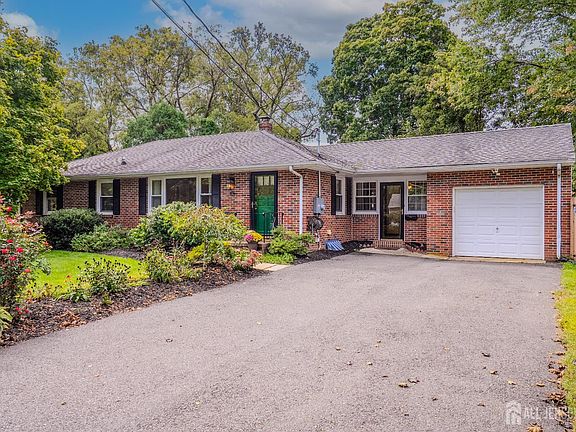 2nd image of 113 Spring Crest Dr