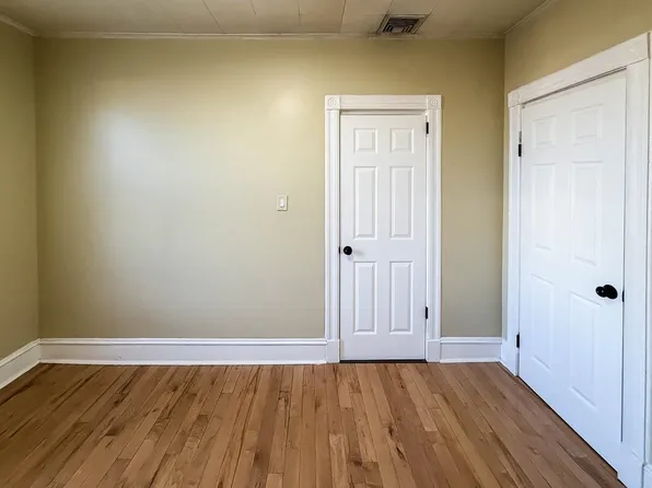 90 Carlton Avenue image 32 of 40