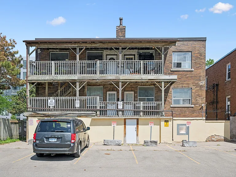 23 Louisa St #6 — Photo 3