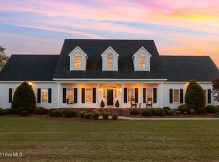 1314 Windbrooke Dr, Grimesland, NC 27837