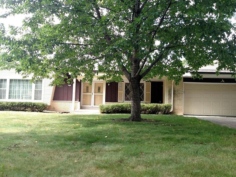 1st image of 2453 S Green Links Dr