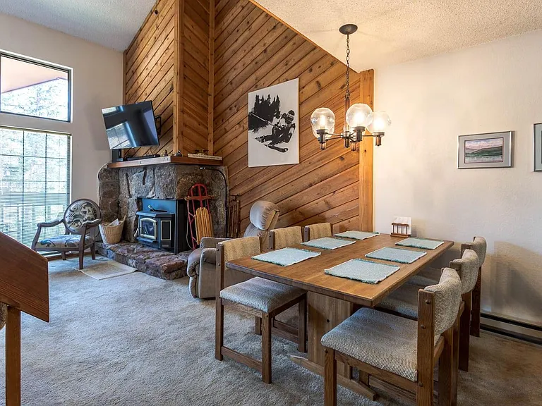 45 Cranmer Ave — Photo 8