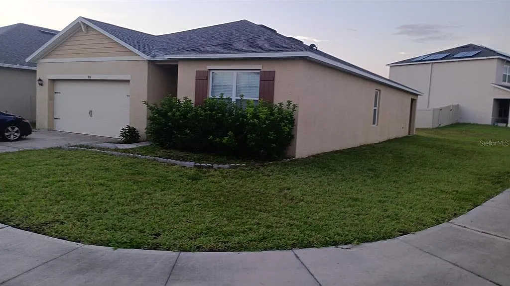 4 bed, 2.0 bath, 1436 sqft, $2,600 — Photo 1