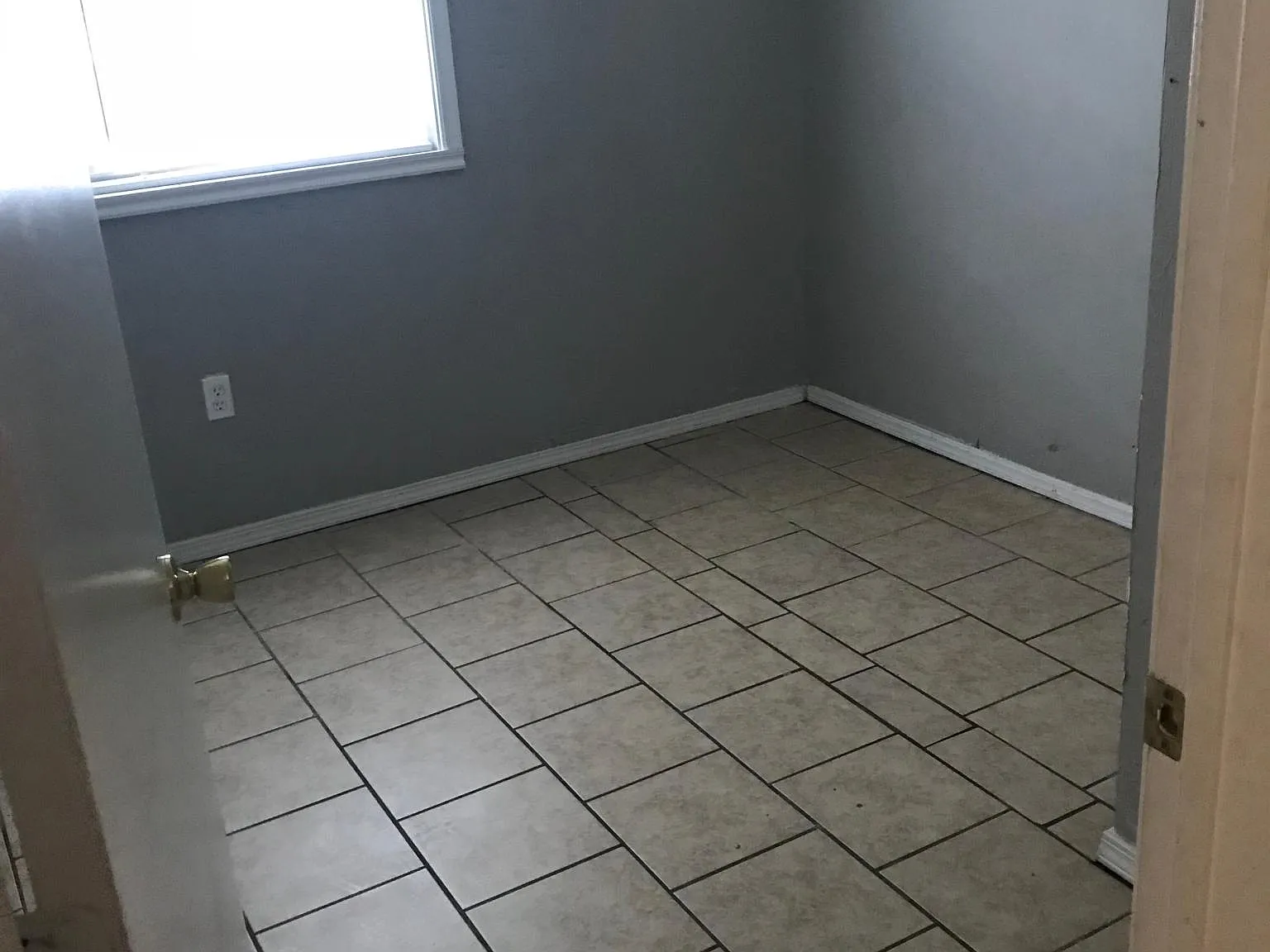 1444 N Norman Ave — Photo 4