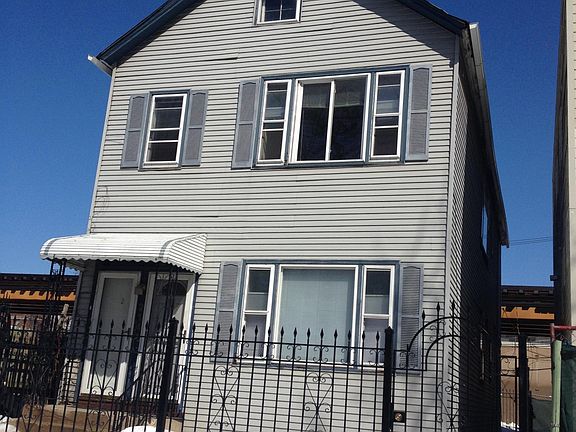 3rd image of 2141 N Bingham St Unit 2