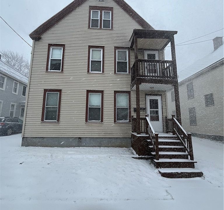 1st image of 802 Eagle St E