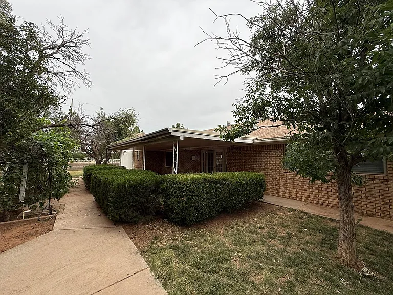 1401 Hillcrest Dr — Photo 33