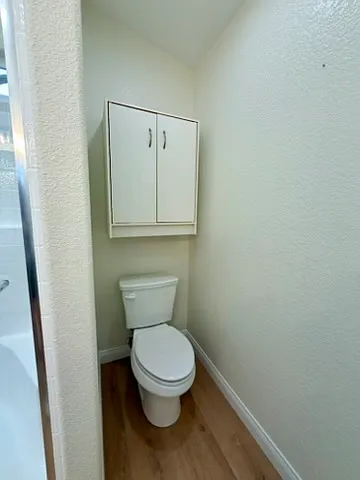 1401 N Elm St — Photo 7
