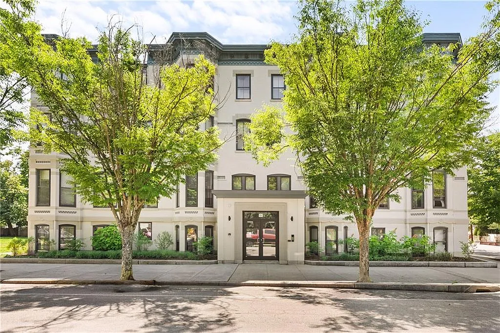 31 Parade St — Photo 1