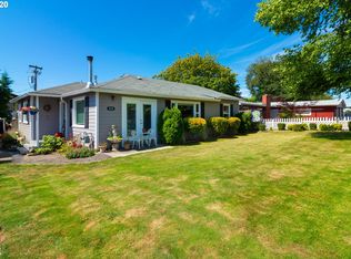 508 NW Elwood Dr, Winston, OR 97496